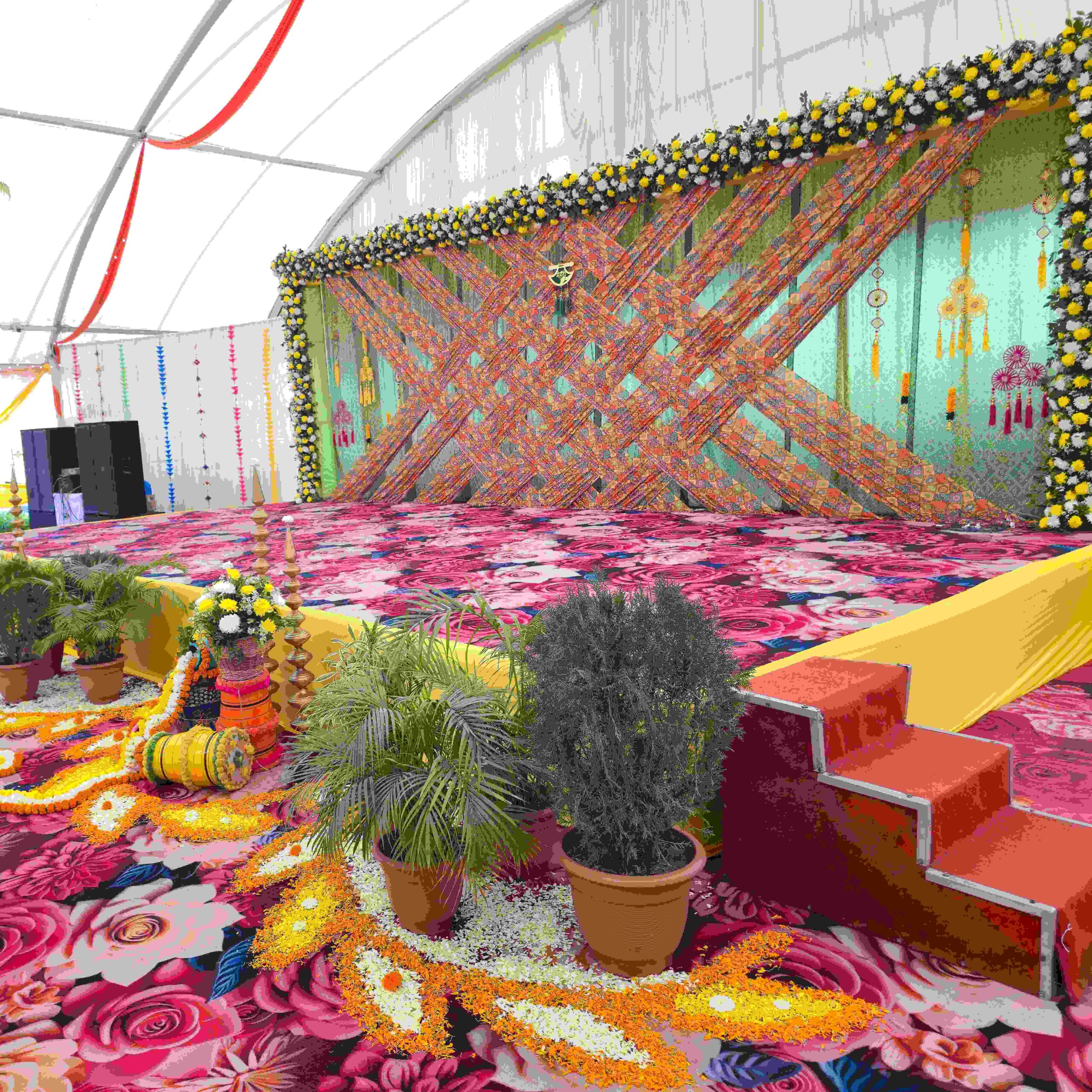 Fresh Flower Mehendi Decoration